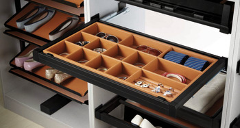Leather storage box, Aluminium Frame and leather interior for 30 kg